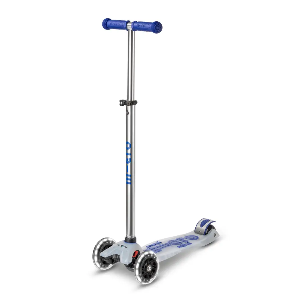 micro mobility Maxi Micro Deluxe flux LED blue micro mobility Maxi Micro Deluxe flux LED blue