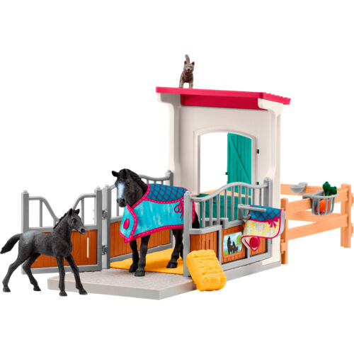 schleich® Horse Club 42611 Pferdebox mit Stute und Fohlen