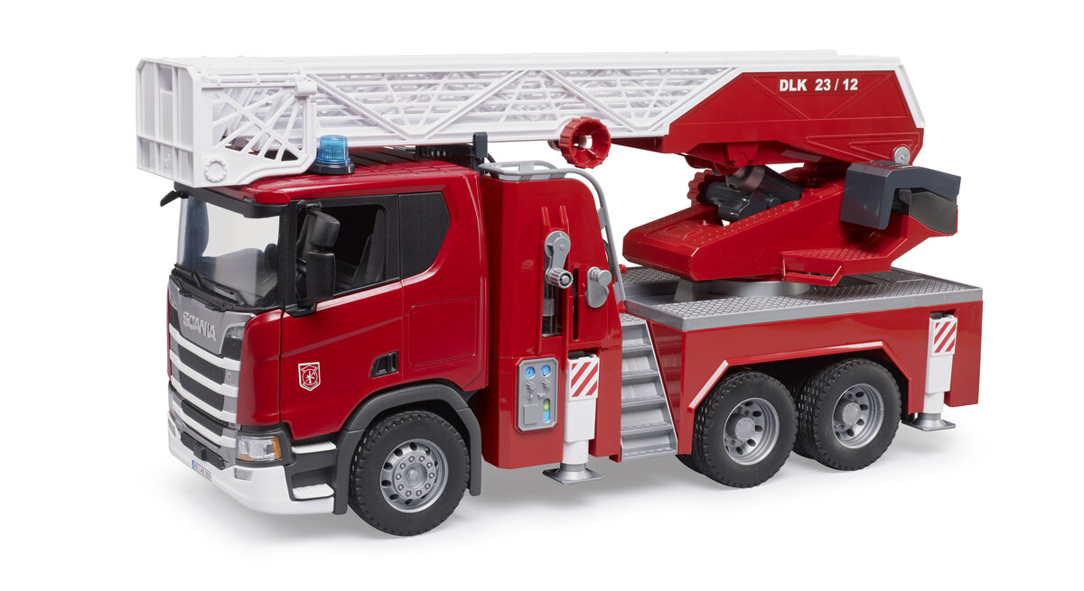 Bruder 03591 Scania Super 560R Feuerwehr mit Drehleiter, Wasserpumpe und Light + Sound-Modul Maschine, Rad, Transport, Lastwagen, Fahrzeug