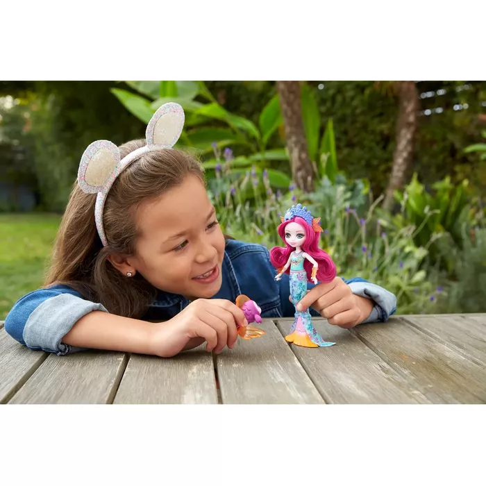 Enchantimals™ Ocean Kingdom™ Maura Mermaid™ & Glide™ Basic-Puppe – Sortiert. mit Tierfreund & Zubehör GYJ02