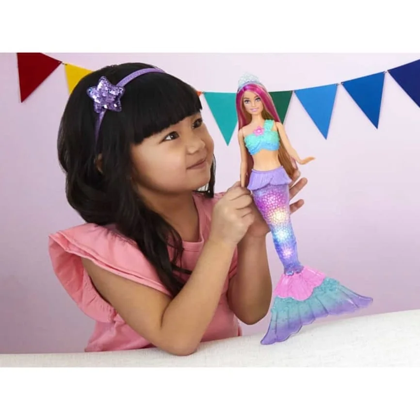 Barbie® Zauberlicht Mee Malibu Puppe HDJ36